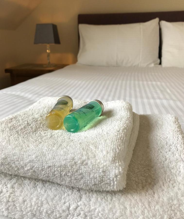 Cornerstone Hotel Малейг Екстериор снимка