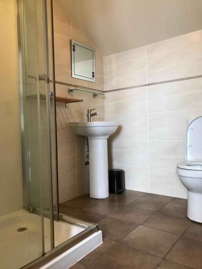 Cornerstone Hotel Малейг Екстериор снимка
